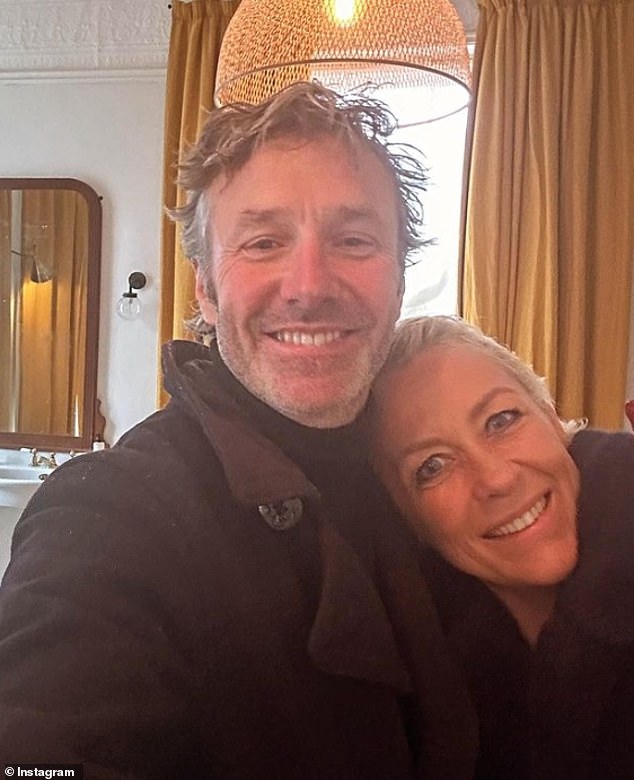 93538647 14231875 Sarah Beeny has opened up on how she navigated bumps in her 22 y a 33 1735385261384