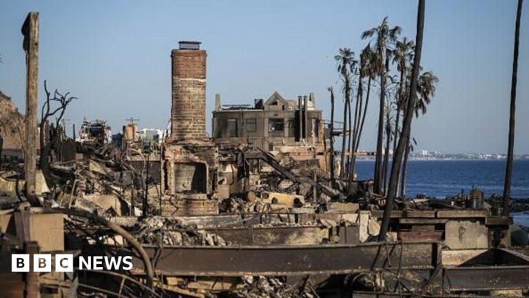 A map of California shows the location for four wildfires: Auto, Hurst, Eaton and Palisades. Nearby or affected locations including Malibu and the Hollywood Hills are included