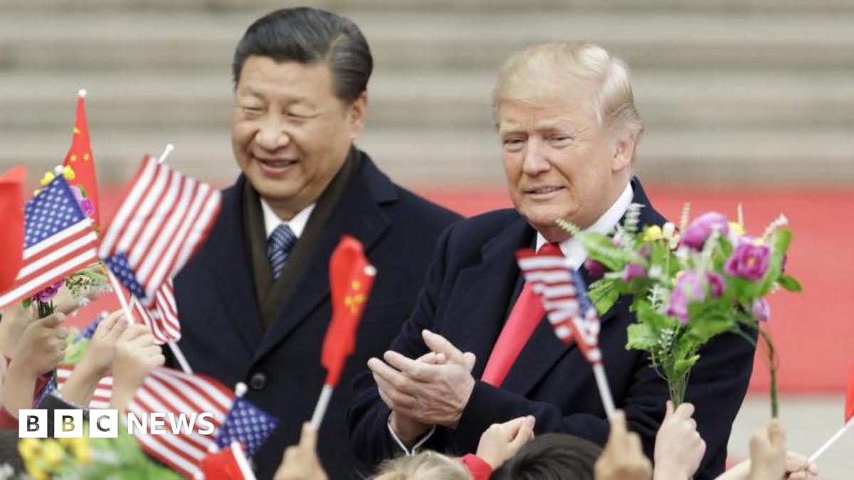 US President Donald Trump, right, and Xi Jinping, China