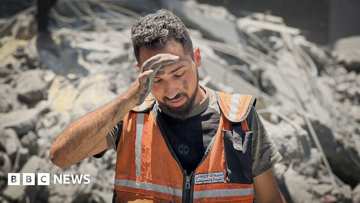 Rescue worker Abdullah al-Majdalawi in Gaza City.