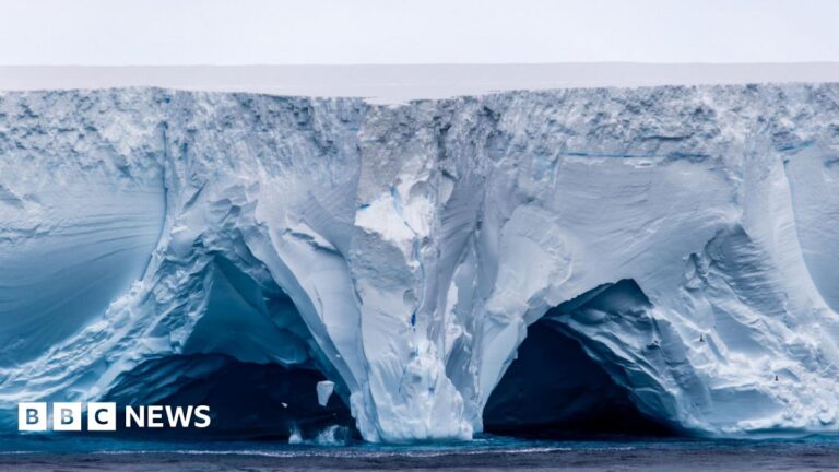 An aerial photograph of gigantic iceberg A23a