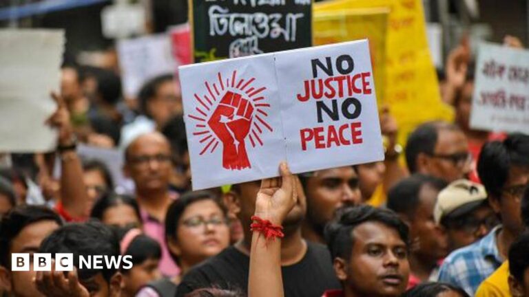Graphic of US Capitol building in front of red and purple striped design