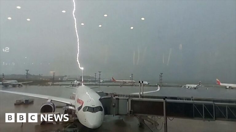 Lightning strikes parked plane in Brazil