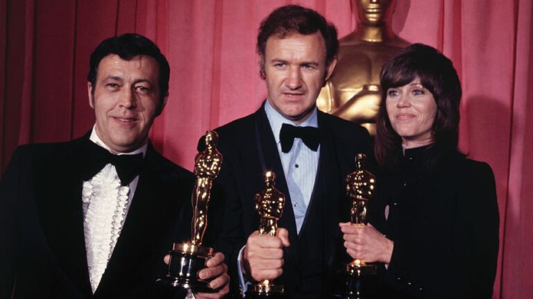 (Original Caption) Los Angeles, Calif, silly called D 'Anton (left) and Gene Hackman, respectively, each, respectively, each, respectively, "the best picture" France connection, holding their oscars they get-hackman "the best actor" In the Filmony Film 44. Standing with them Jane Fonda, who won "the best actress" Awards for the clusty movie.