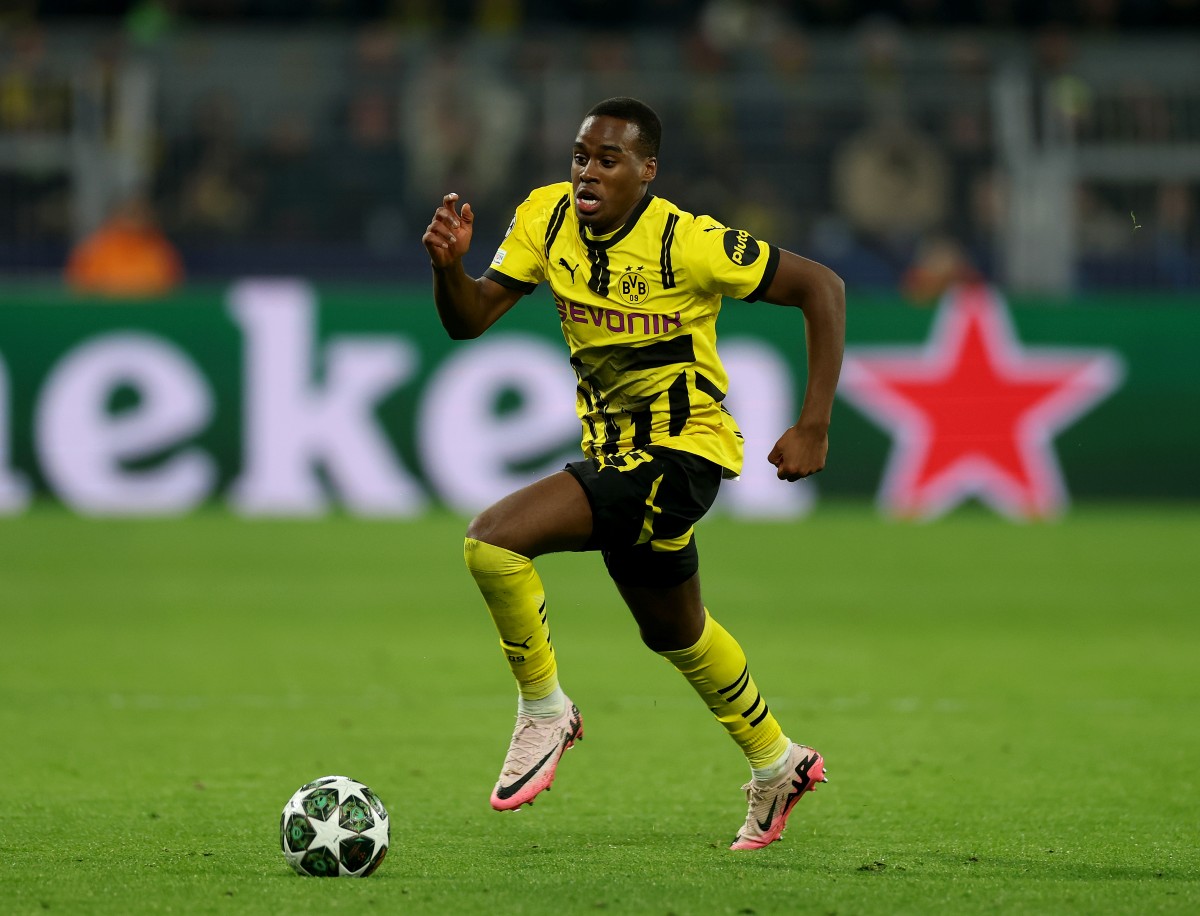Jamie Gittens in action for Dortmund Borusia against Lisbon Sports