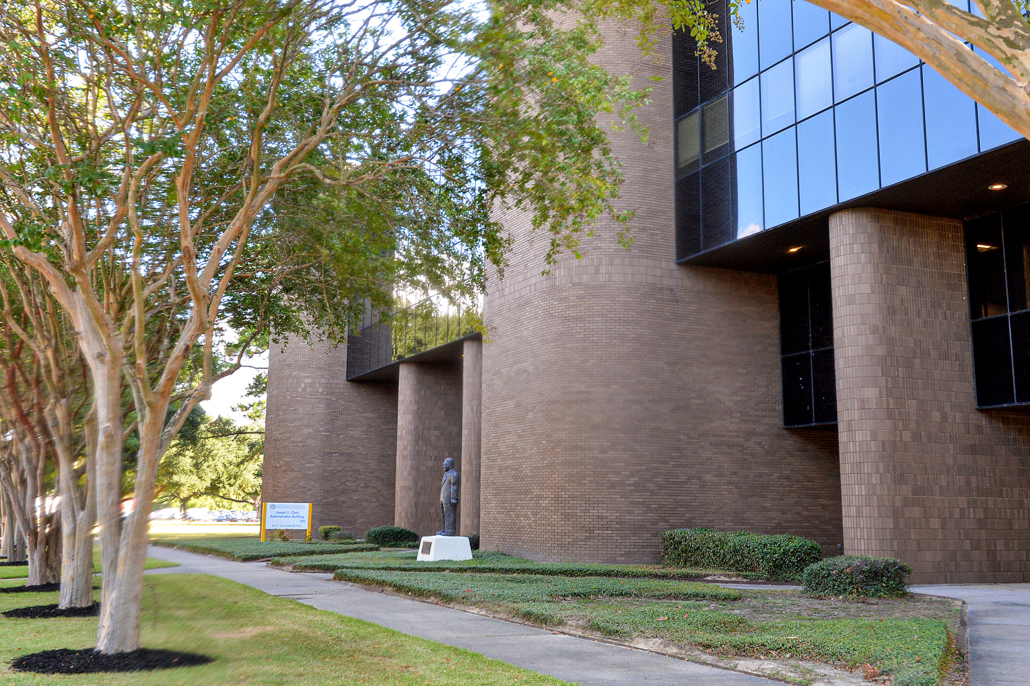 Louisiana's college students died at an offus event, university halts of instinners