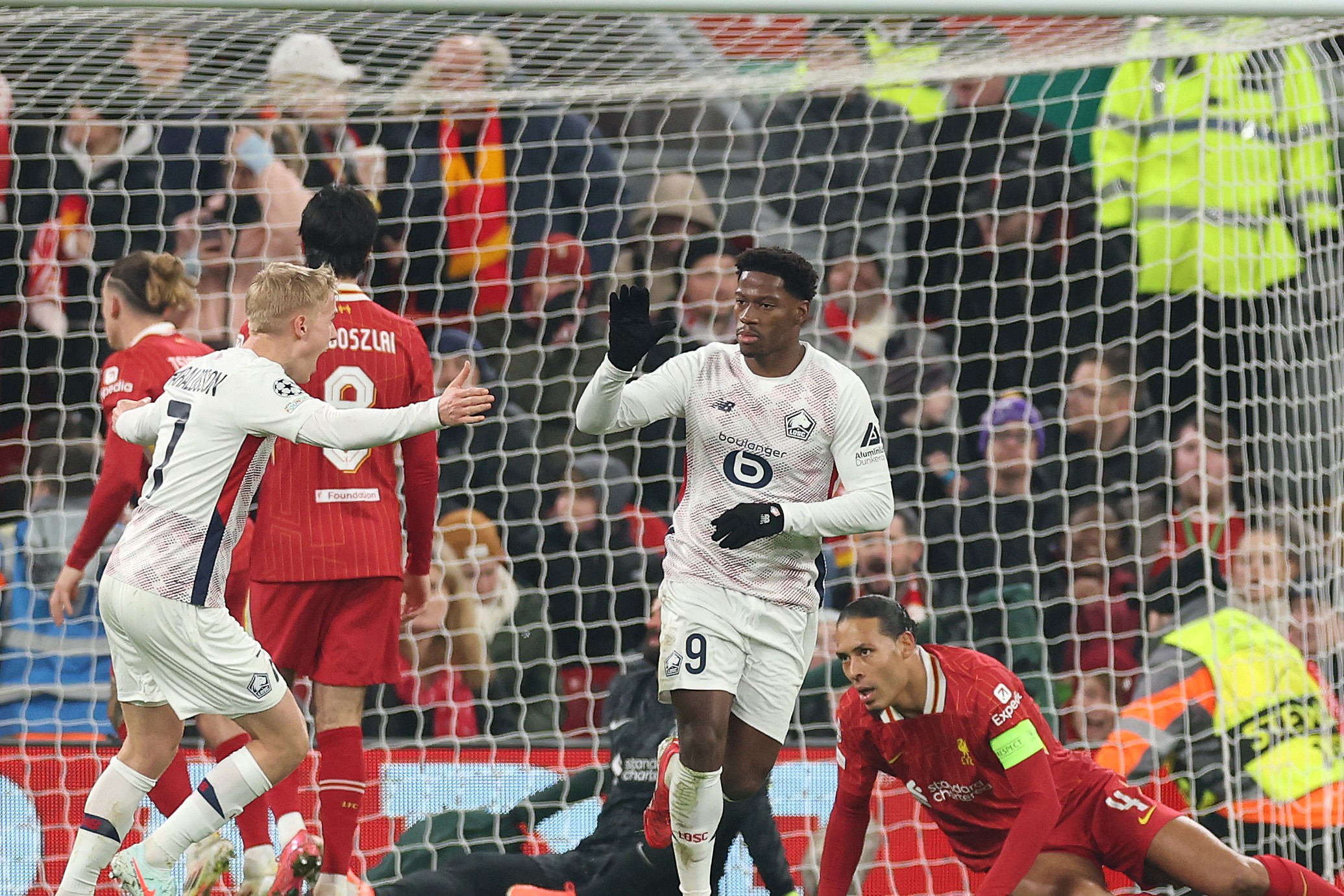 Jonathan David Lille celebrates the first goals in the Care Assign against Infield on January 21, 2025