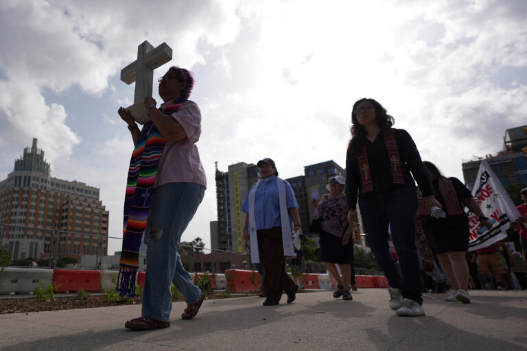 Children of 6 years of age 6 years old and leukemia that has been recognized by ice back in LA