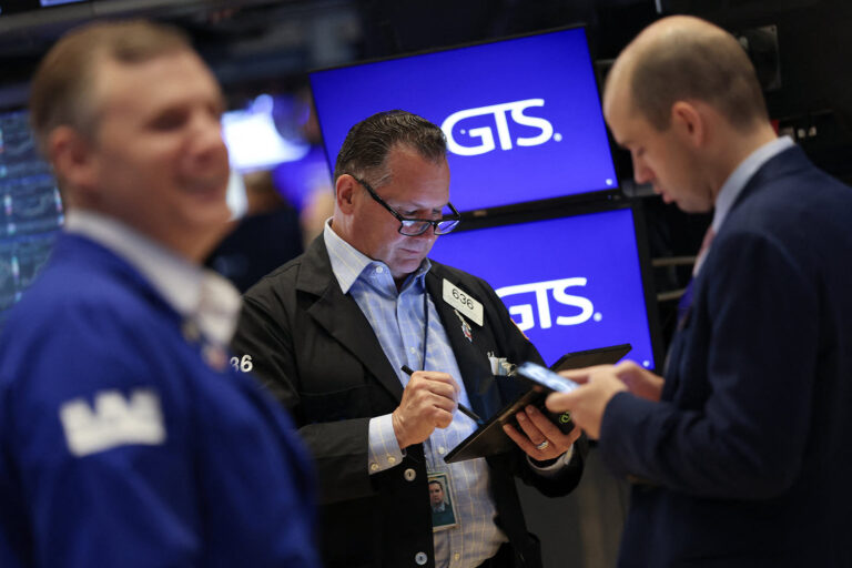 Dow jump over 300 points, S & P 500 sets new notes after June report