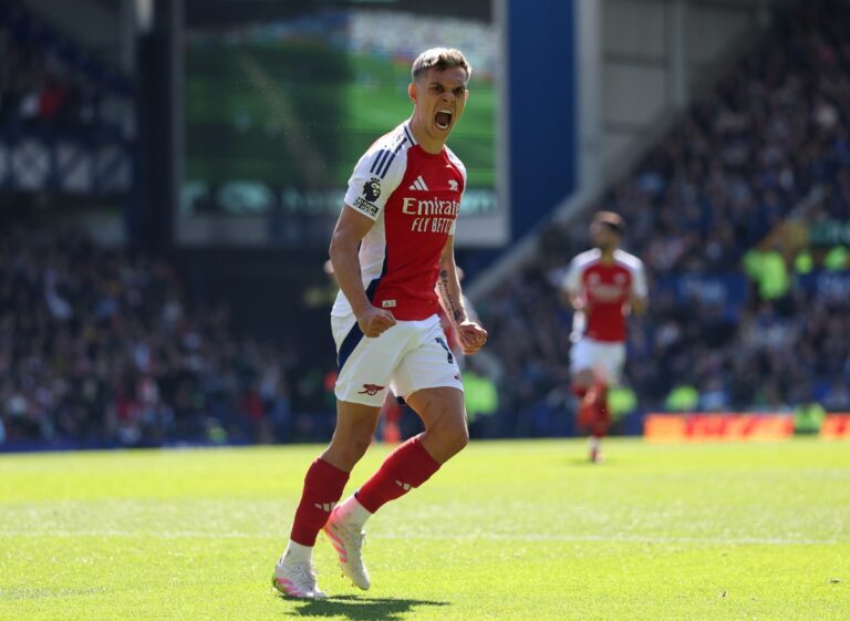 Leasdro trossard by FENERBAHCE Leandro Tross celebrate a goal for Arsenal
