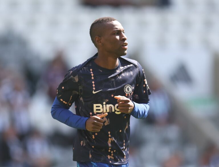 Nicolas Jackson warming for Chelsea