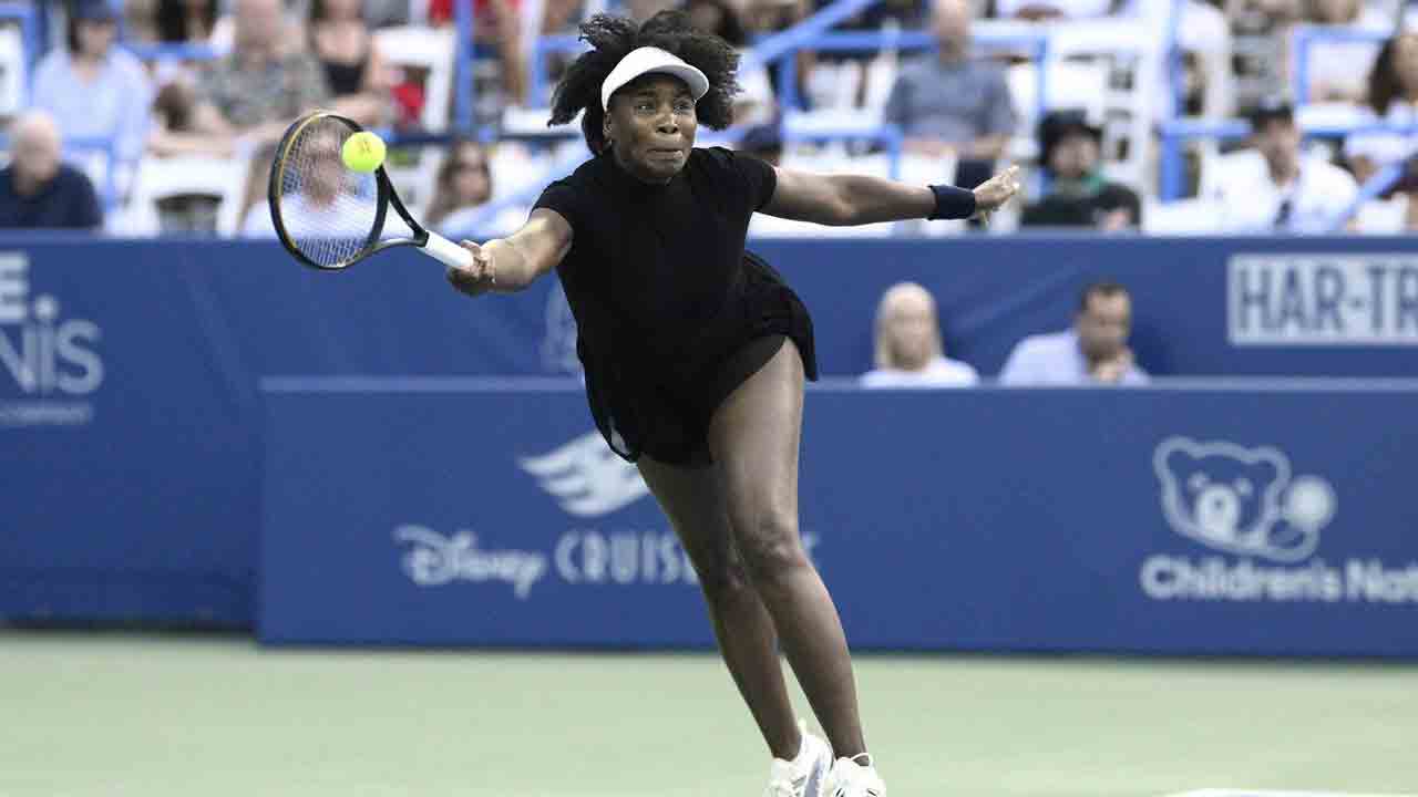 Venice Williams become older woman to win a tourist-level match
