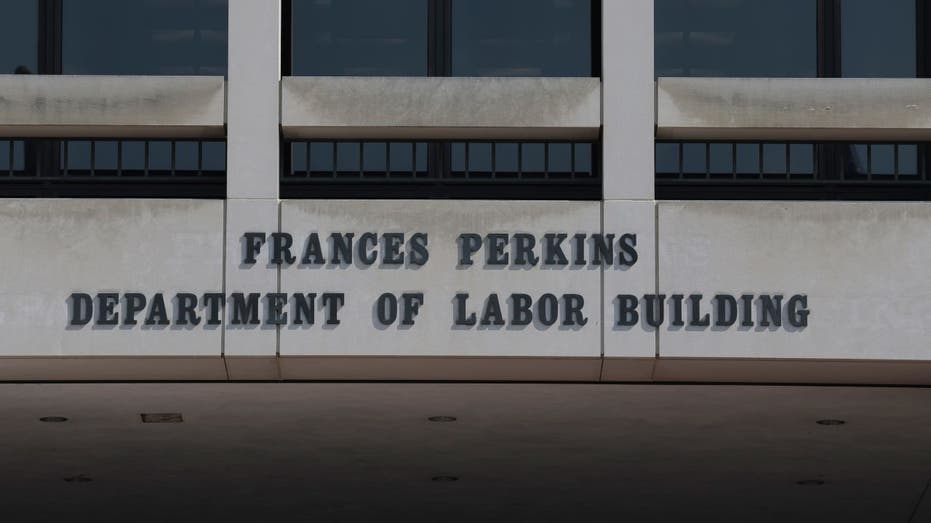Bessent refuses to complete the monthly employment reported amid data concerned