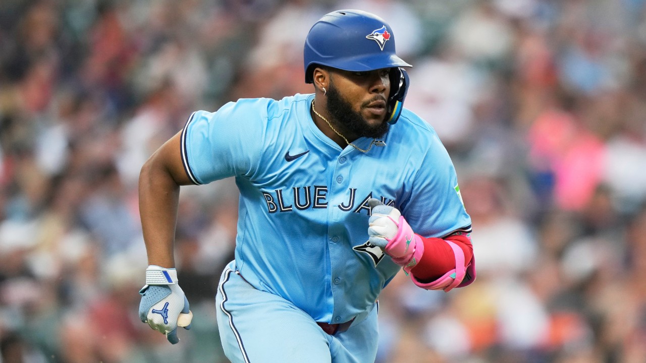 Blue jes' Vladimir gorros jr. To lose another game with another game to another game