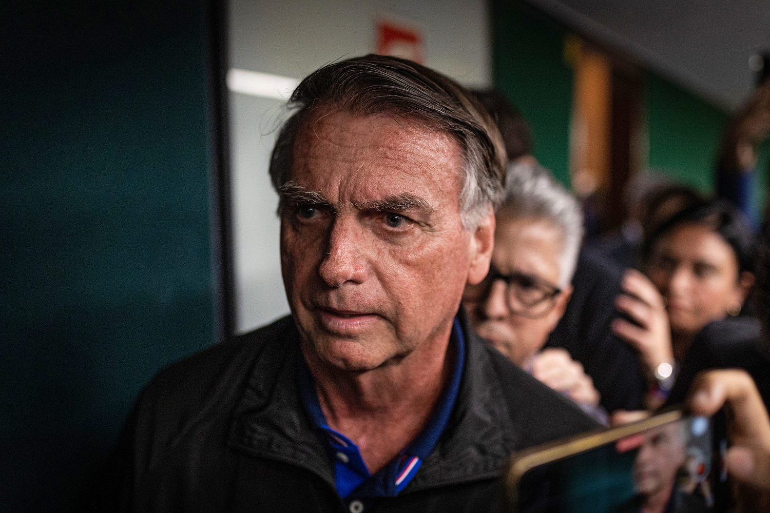 Brazilian Court Brazilians commands remain remains to keep the President Boldsonarar, Trump Ally
