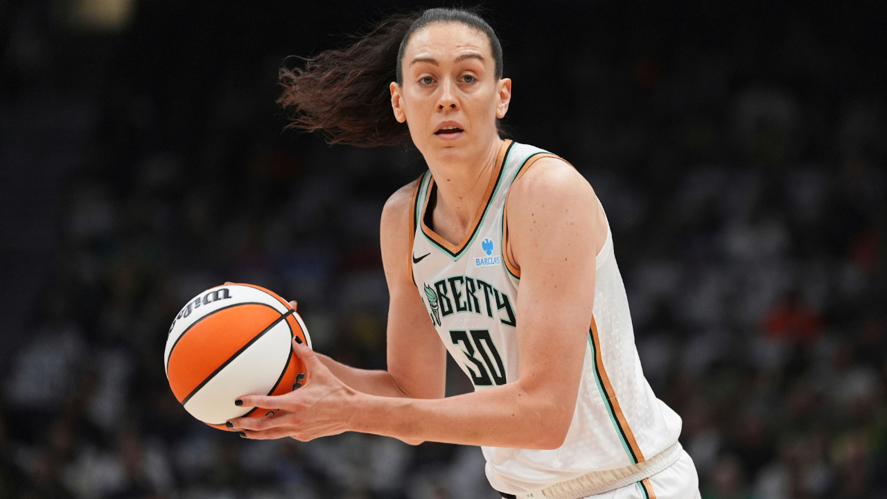 Briana Stewart has 19 points to bring up 19 points on New York