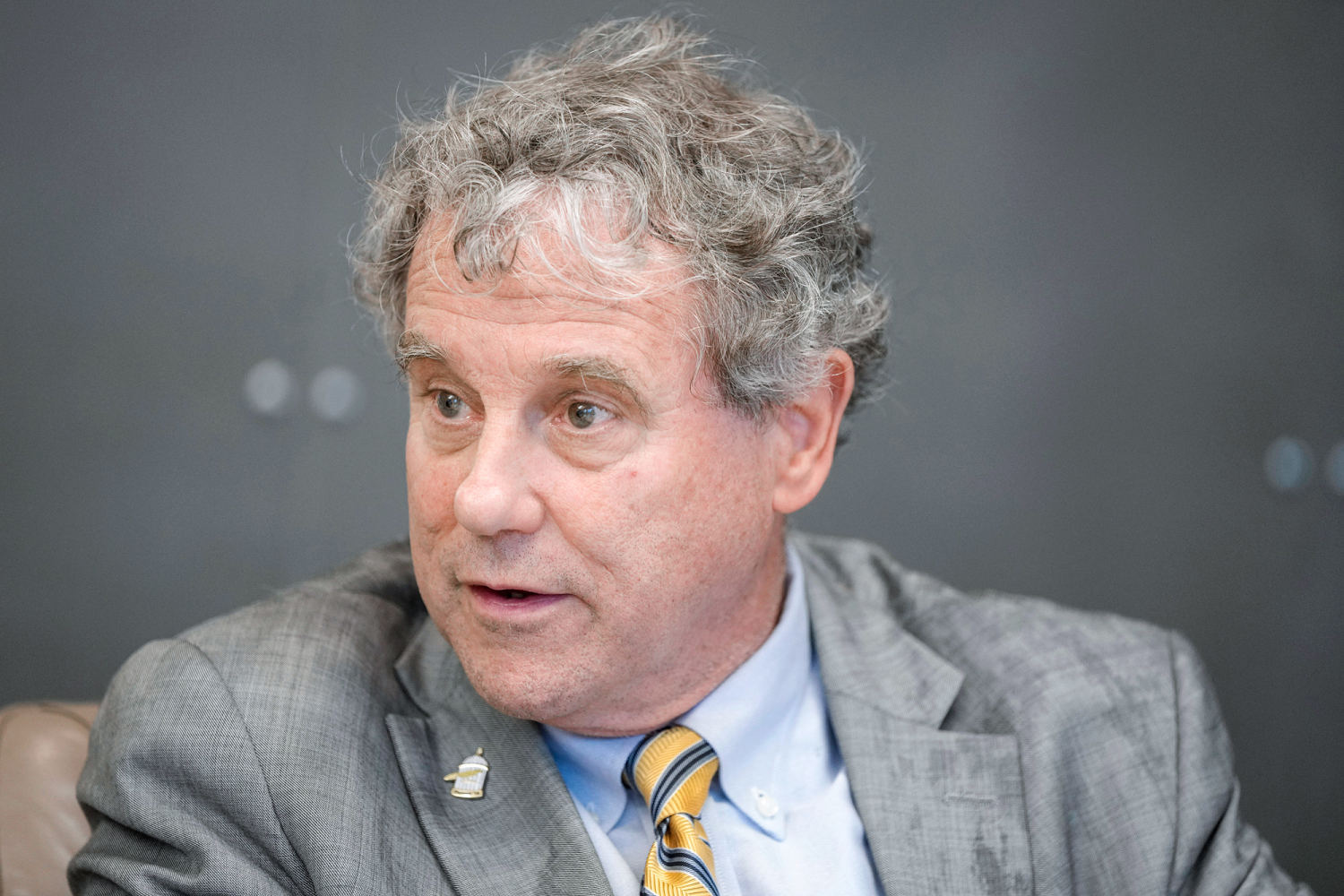 Democrats bribe the winner recruiting the other Senom: From the political desk