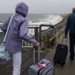 Weather from Hurricane Erin first influence on new English coast