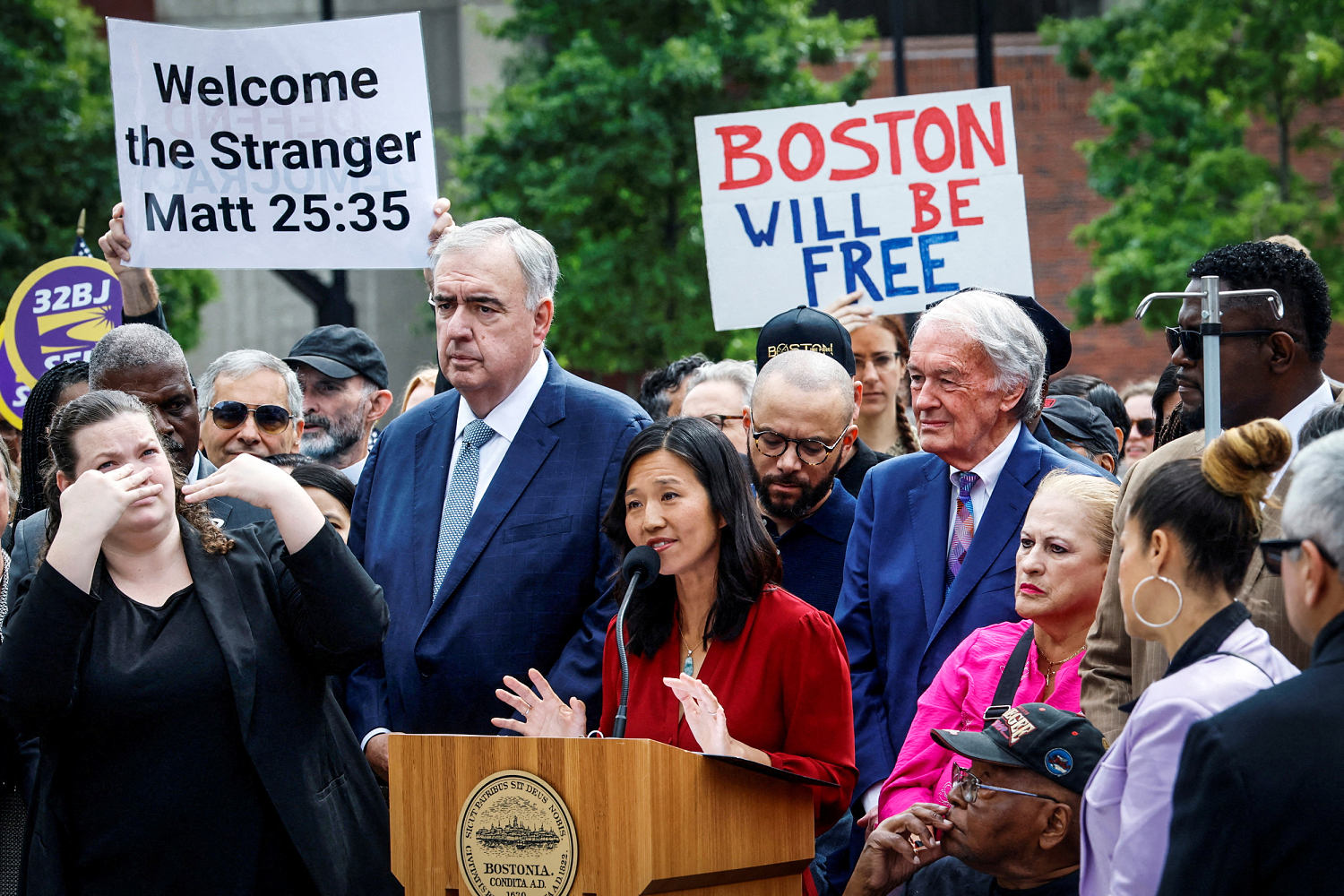 Ice threatens for 'Boston' Boston and the agent after Willor will not leave holy policy