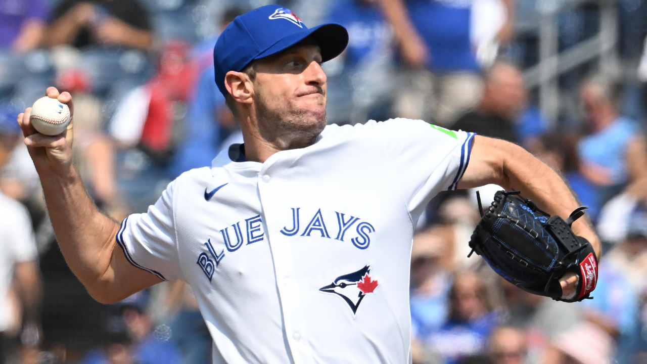 Kabis Basks offers a base of baseball tightness