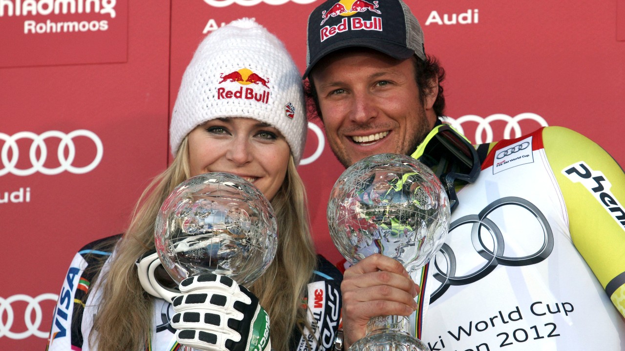 Lindsey Won Previously hugs the coach before the previous ski Olympic season
