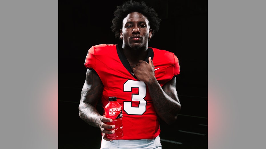 Powerade Refreshes 'it may be again' campaigns and high college players