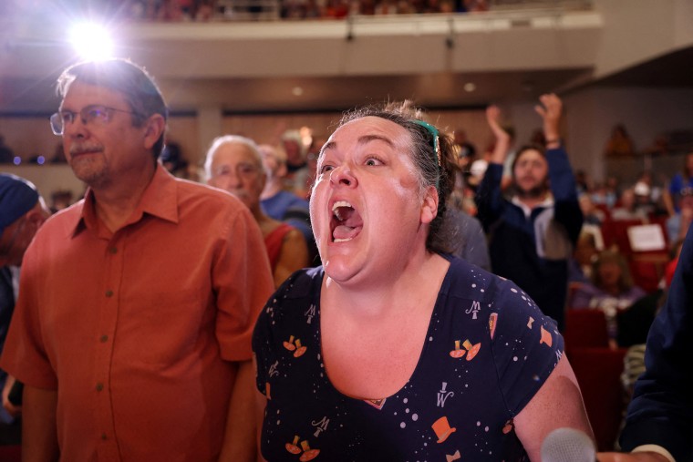 Republicans are more entered in the city hall. He plans to hold back again.