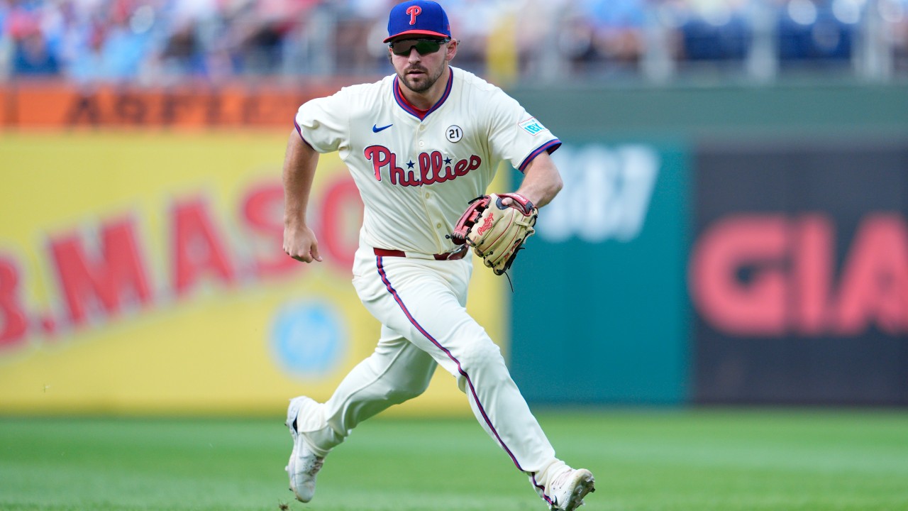 The blue jeins choose the roster, DFA Ali Sanchez