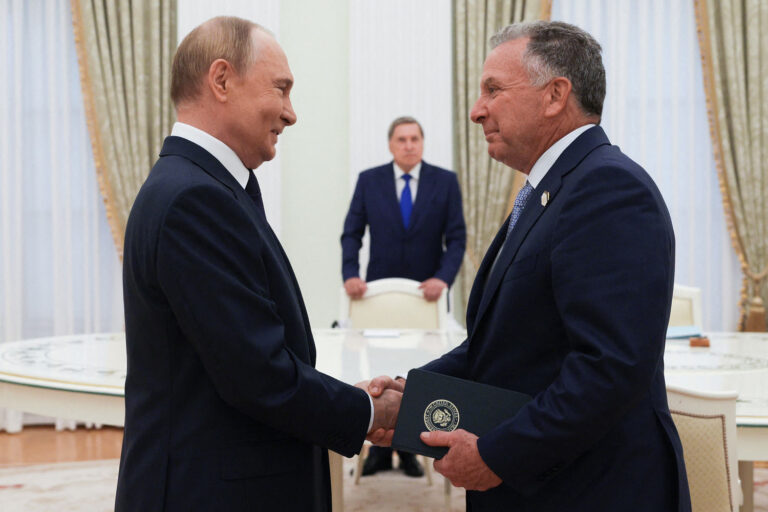 Trump Check Metch Putin in front of Russian work