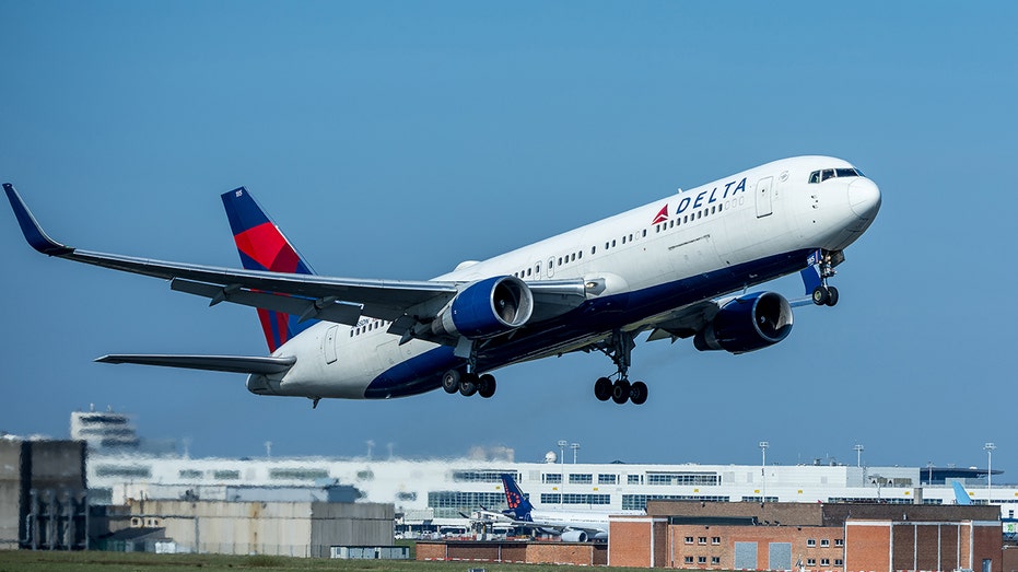 United States and Maskaplines to sell window seats
