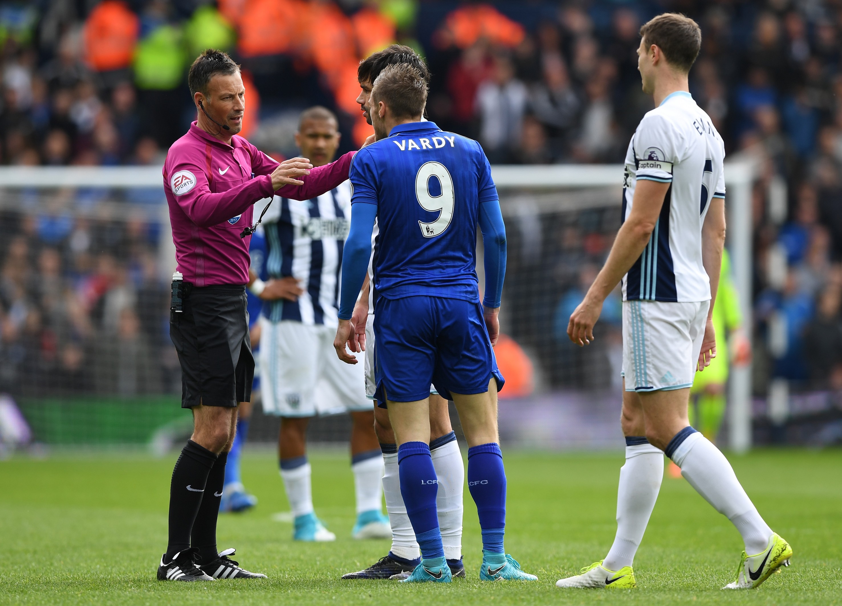 Mark Clatttenburg arrange the Leicester Leicester game Leicester