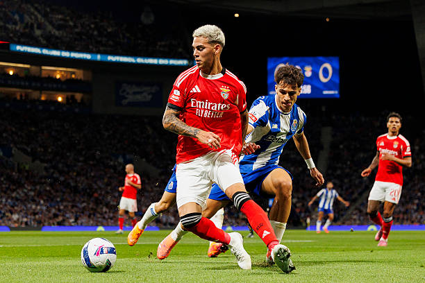 Enzo Barrenechea in action for benfica vs porto