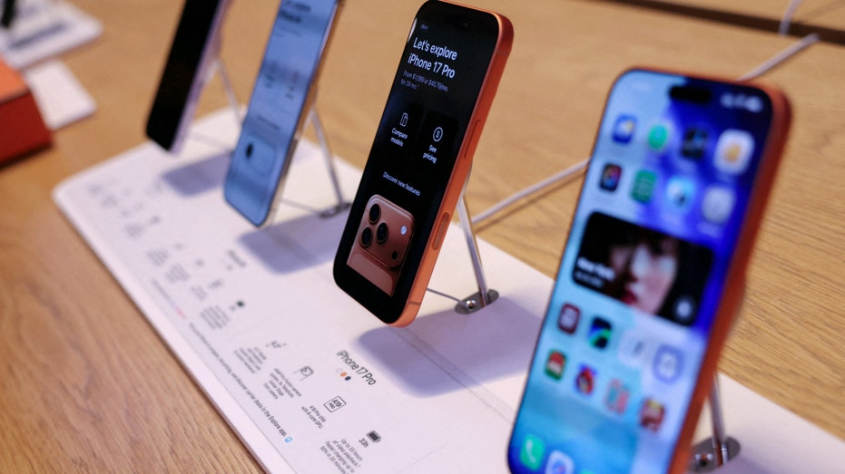 Apple to get Smartphone Shipments in 2025 for the first time since 2011