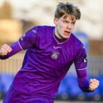 Aston Villa hate to sign Midgifif Midigy Nathan de Cat

