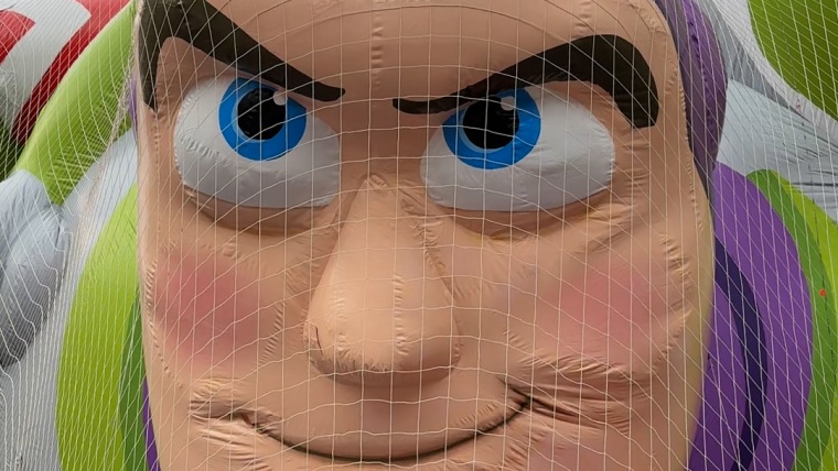 Balonze Zero in front of the Persari Parade