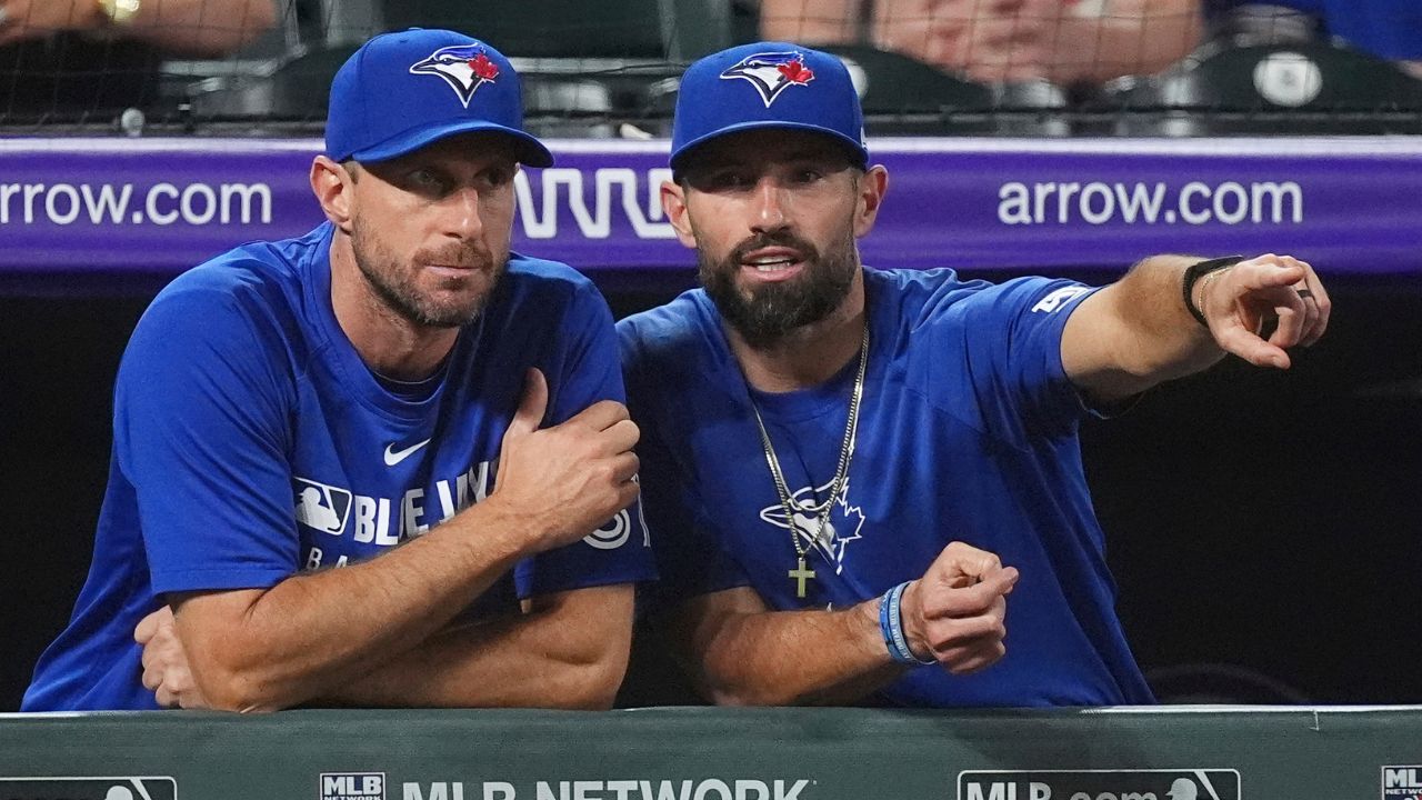 Blue Jays assistant hitting coach Hunter Manns is taking a job with the Giants