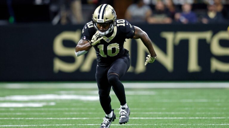 Bulls sign WR Brandin Cooks to active roster
