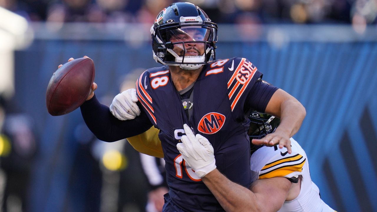 Caleb Williams threw for three TDs as the Bears beat the Steelers