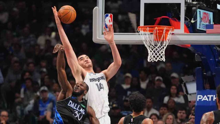 Canada's Zach Eddy posts double-double to lead Grizzlies over Mavericks