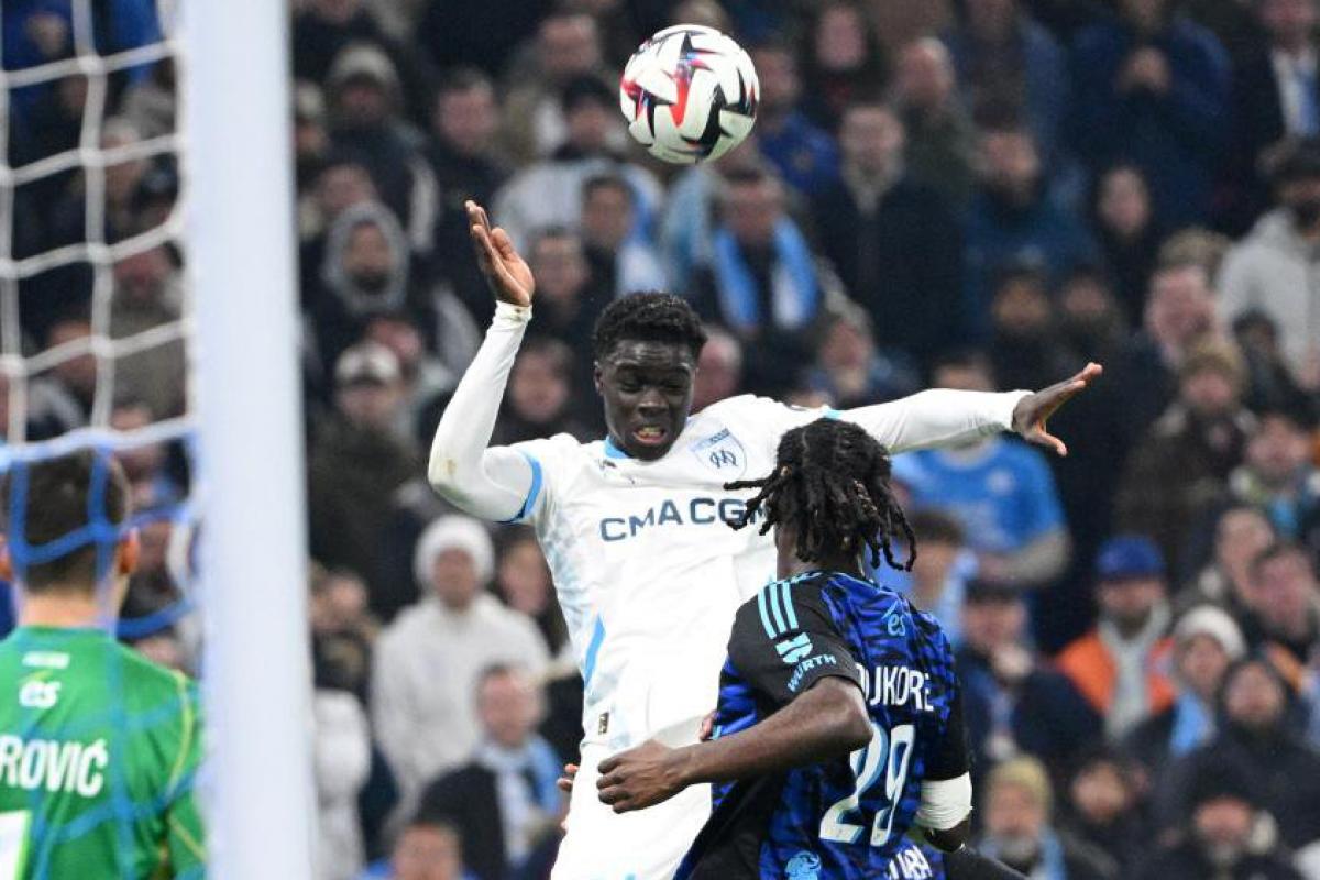 Chelsea have moved ahead of Arsenal in the race to sign Robino Vaz