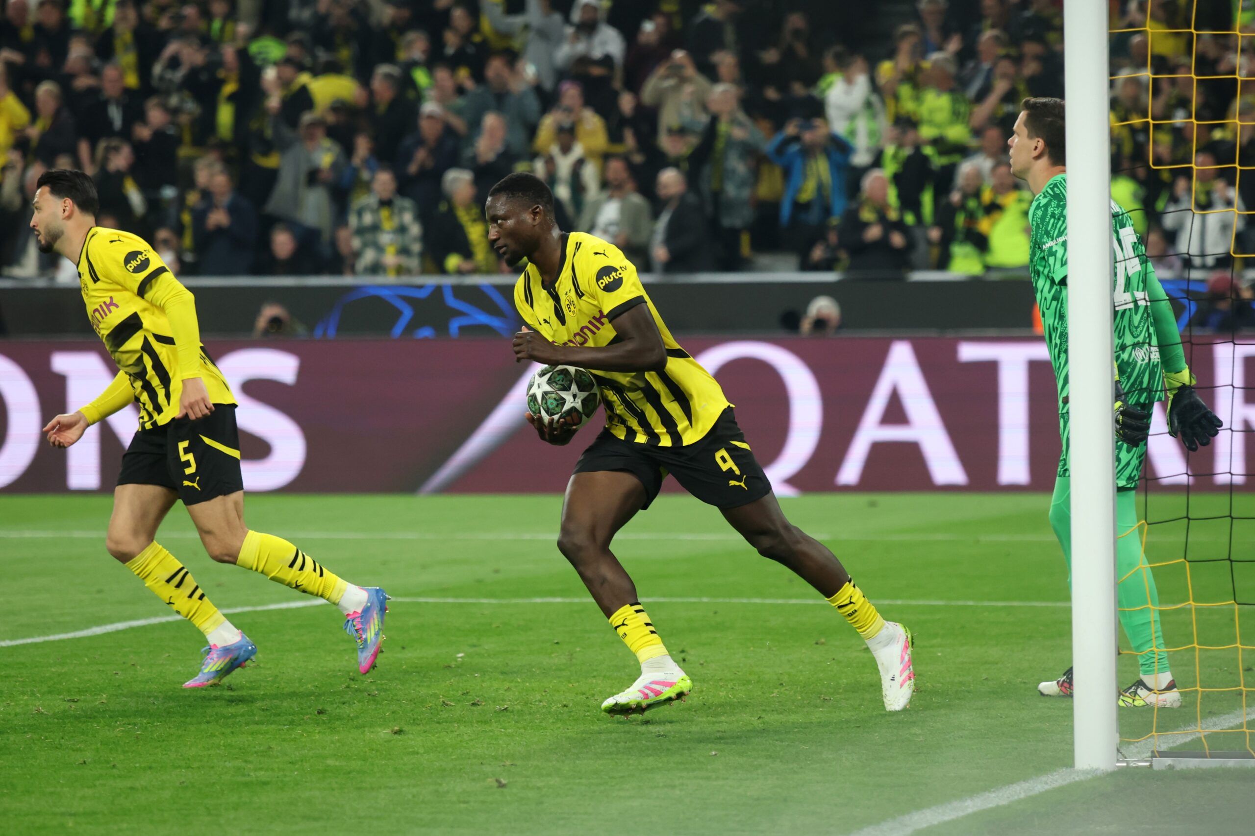 Chelsea have their eyes on the Arsenal target