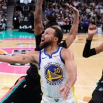 Curry 46 leads Warriors over Spurs despite Wambayama triple-double

