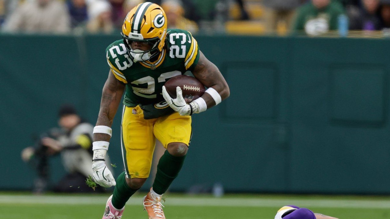 Emmanuel Wilson rushes for 107 yards and two TDs as Packers pound Vikings