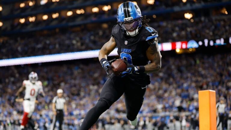 Jameer Gibbs saves the Lions with a long TD run in OT to win over the Giants