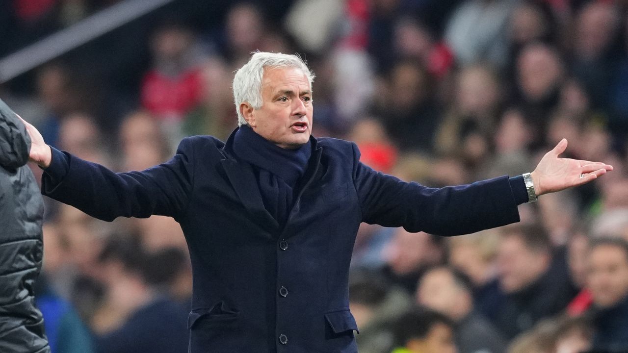 Jose Mourinho gets his first Champions League win with Benfica against Ajax