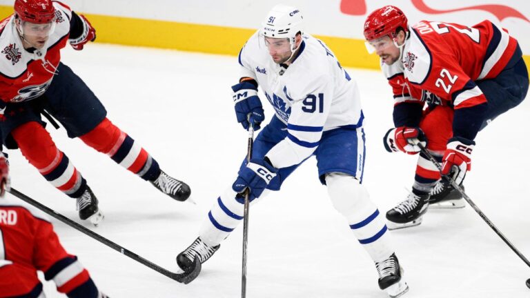Maple Leafs' blown leads, D-zone mistakes horribly familiar