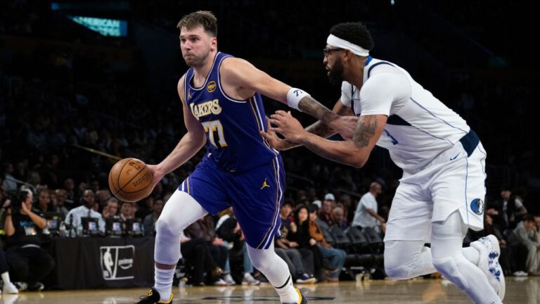 Mavericks' Anthony Davis enjoyed his first game back in Los Angeles since the trade