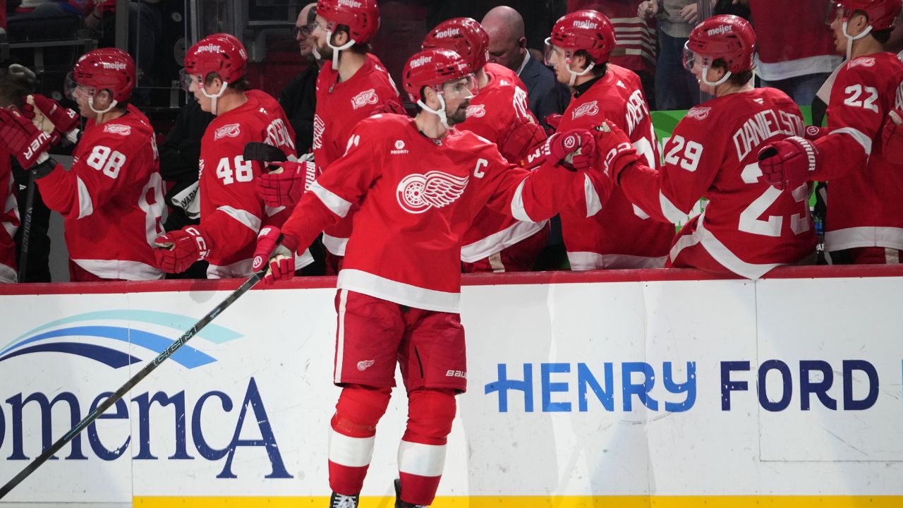 NHL Roundup: DeBrunket scores twice, Red Wings beat Ducks to end slide