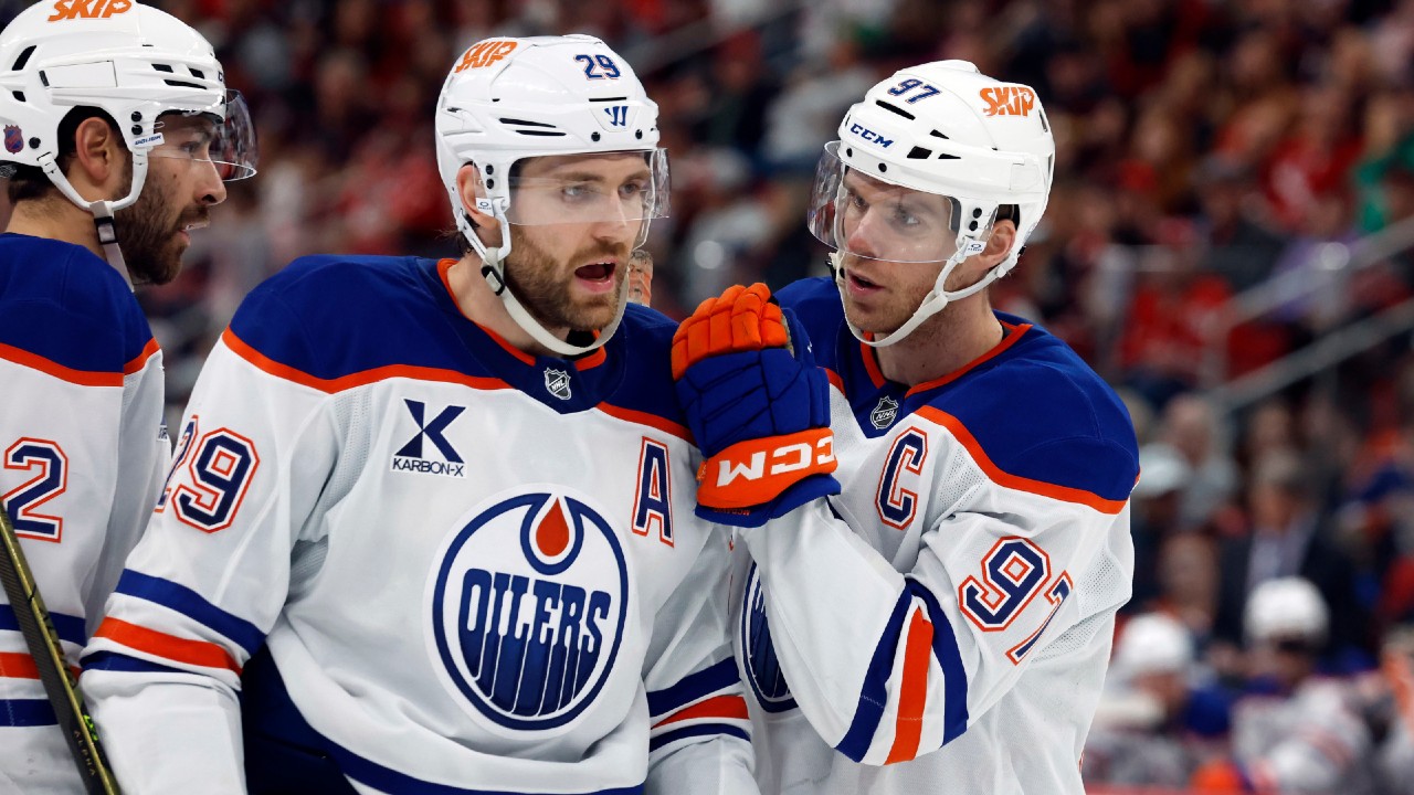 Oilers star McDavid, Dracula team for 500th goal
