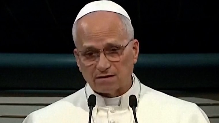 Pope loo sent a message of peace and unity in Turkey